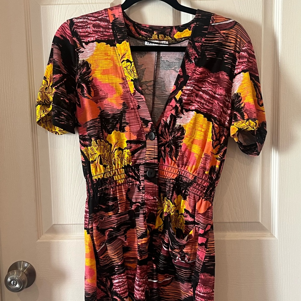 Zara Summery Jumpsuit shorts Medium elastic Great condition -gently used once